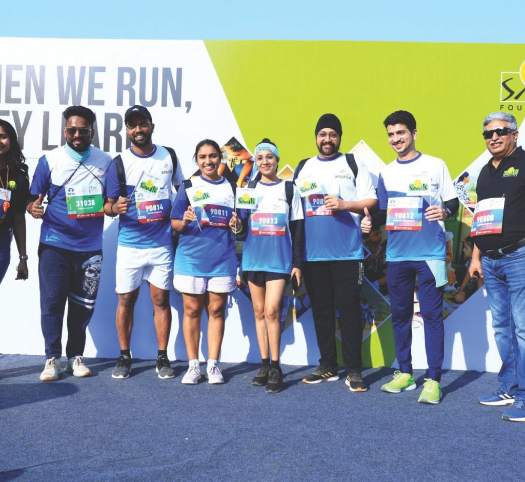 6 Corporate Teams Run for Smile at the Tata Mumbai Marathon